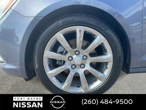Used 2014 Buick LaCrosse Premium w/ Driver Confidence Package FWD image 11