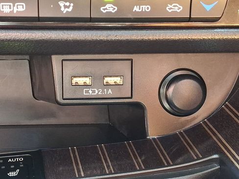 Used 2022 Lexus RX 450h AWD w/ Luxury Package image 27