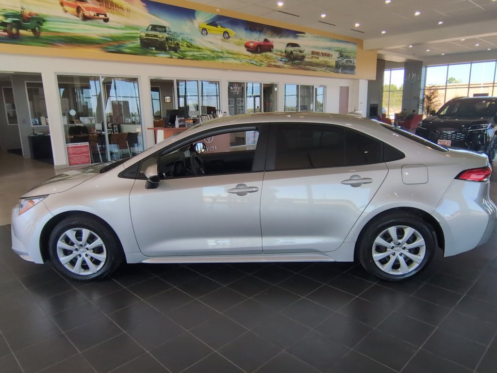 New 2027 Toyota Corolla LE FWD image 4