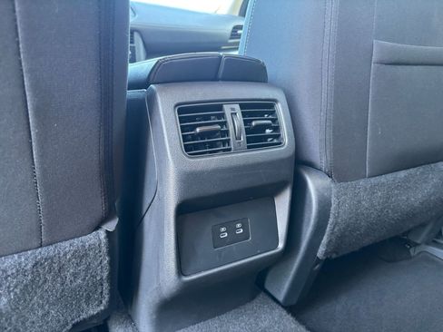 Used 2025 Nissan Rogue SV AWD/4WD image 25