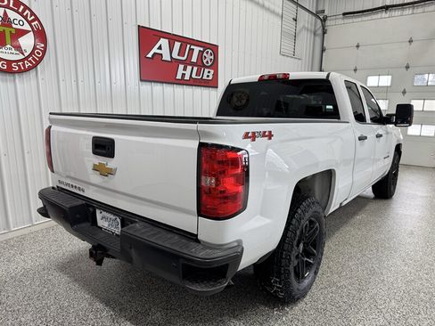 Used 2018 Chevrolet Silverado 1500 W/T w/ Trailering Package image 19
