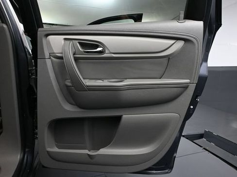 Used 2014 Chevrolet Traverse LS FWD image 39