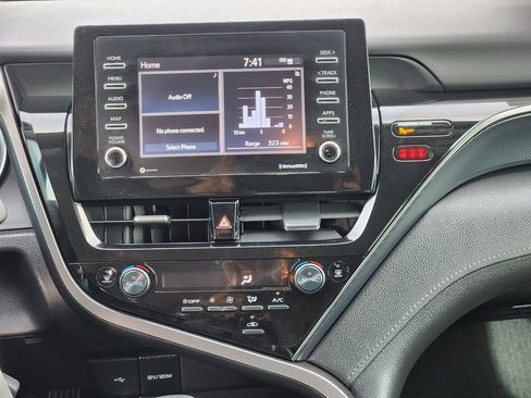 Used 2022 Toyota Camry LE image 22