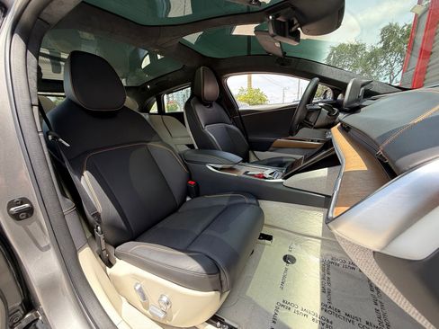 Used 2024 Lucid Air Touring AWD/4WD image 27
