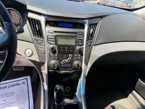 Used 2013 Hyundai Sonata SE FWD image 14