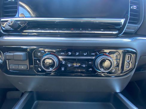 Used 2022 Chevrolet Silverado 1500 LTZ image 18