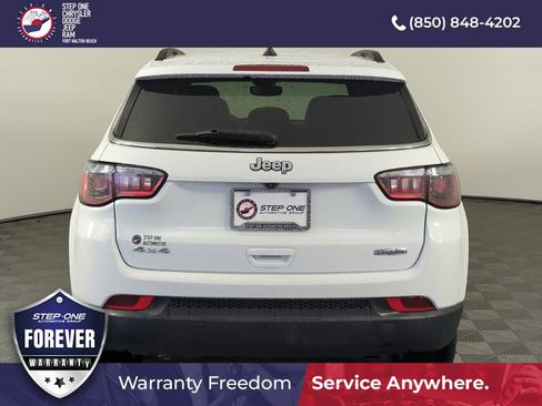Used 2024 Jeep Compass Latitude AWD/4WD image 5