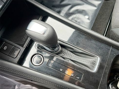 Used 2024 Nissan Kicks SR image 16