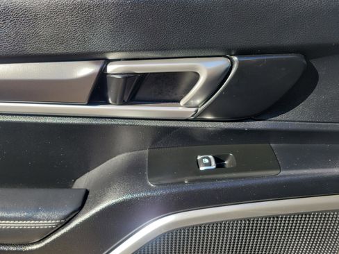 Used 2023 Kia Telluride S image 25