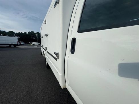 Used 2014 Chevrolet Express 3500 image 22