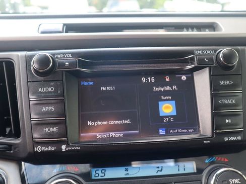 Used 2017 Toyota RAV4 XLE AWD/4WD image 62