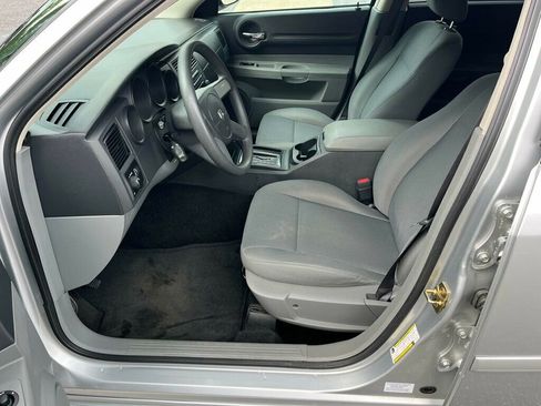 Used 2005 Dodge Magnum SE RWD image 13