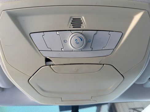 Used 2012 Ford Focus SEL FWD image 25