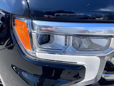 Used 2022 Chevrolet Silverado 1500 High Country w/ Technology Package image 30