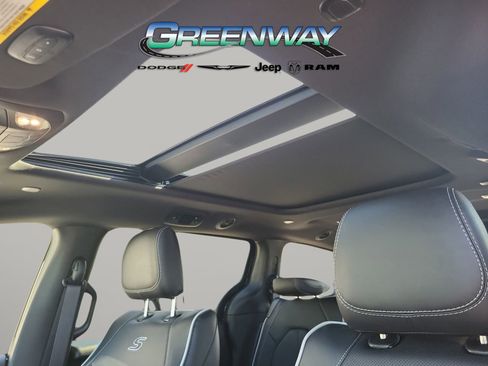 New 2026 Chrysler Pacifica Limited image 21