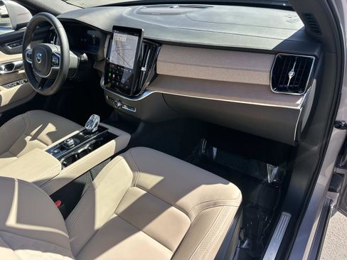 Certified 2026 Volvo XC90 B5 Plus image 27