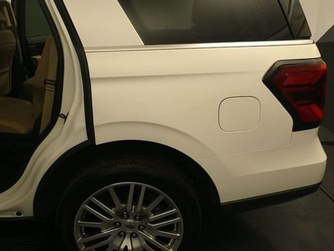 Certified 2024 Ford Expedition Limited AWD/4WD image 9
