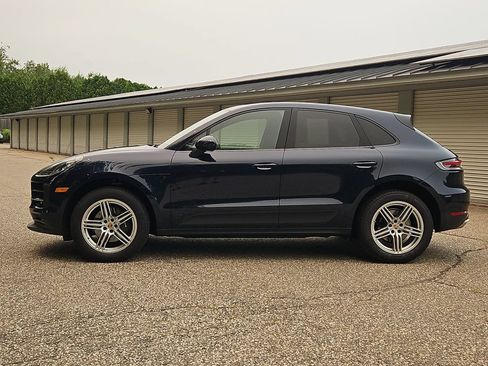 Certified 2021 Porsche Macan w/ Premium Package Plus AWD/4WD image 2