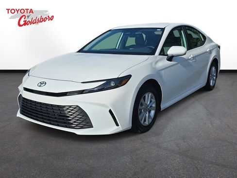 Used 2026 Toyota Camry LE AWD/4WD image 1