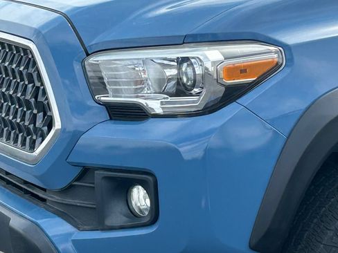 Used 2019 Toyota Tacoma TRD Off-Road AWD/4WD image 12