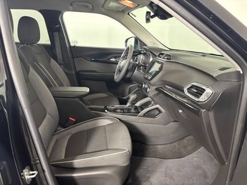 Used 2023 Chevrolet TrailBlazer LT w/ Convenience Package FWD image 28