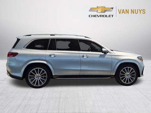 Used 2025 Mercedes-Benz GLS 580 4MATIC image 4