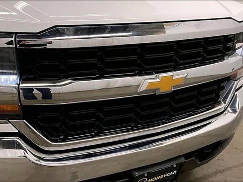Used 2018 Chevrolet Silverado 1500 LT w/ All Star Edition AWD/4WD image 32