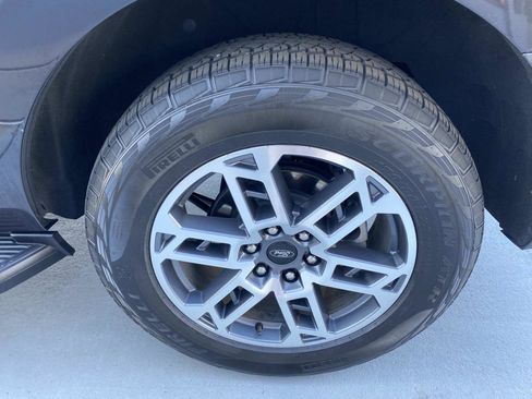 Used 2025 Ford Expedition Active image 11