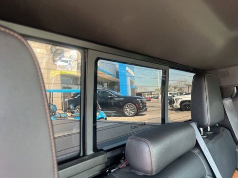 Certified 2021 GMC Sierra 1500 AT4 w/ AT4 Value Package image 11