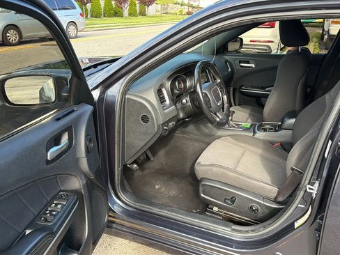 Used 2019 Dodge Charger SXT RWD image 22