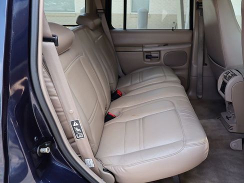 Used 2000 Ford Explorer Eddie Bauer image 21