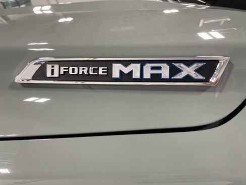 Used 2025 Toyota Sequoia SR5 image 19