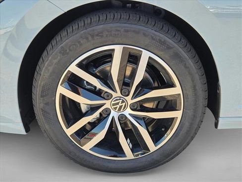 New 2026 Volkswagen Jetta SE FWD image 10