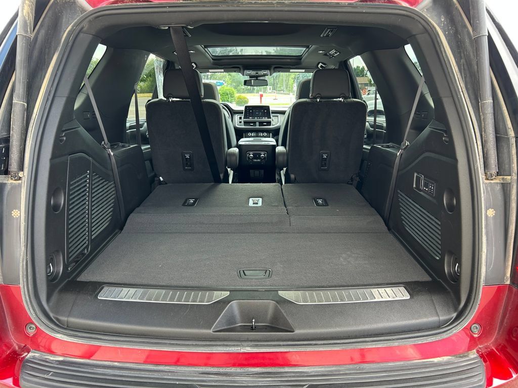 Used 2024 GMC Yukon AT4 w/ AT4 Premium Plus Package AWD/4WD image 8