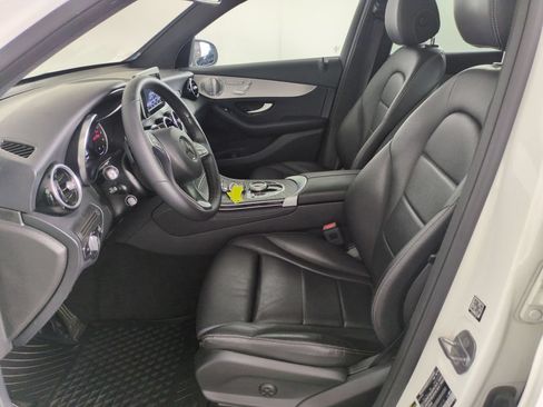 Used 2019 Mercedes-Benz GLC 300 4MATIC image 9