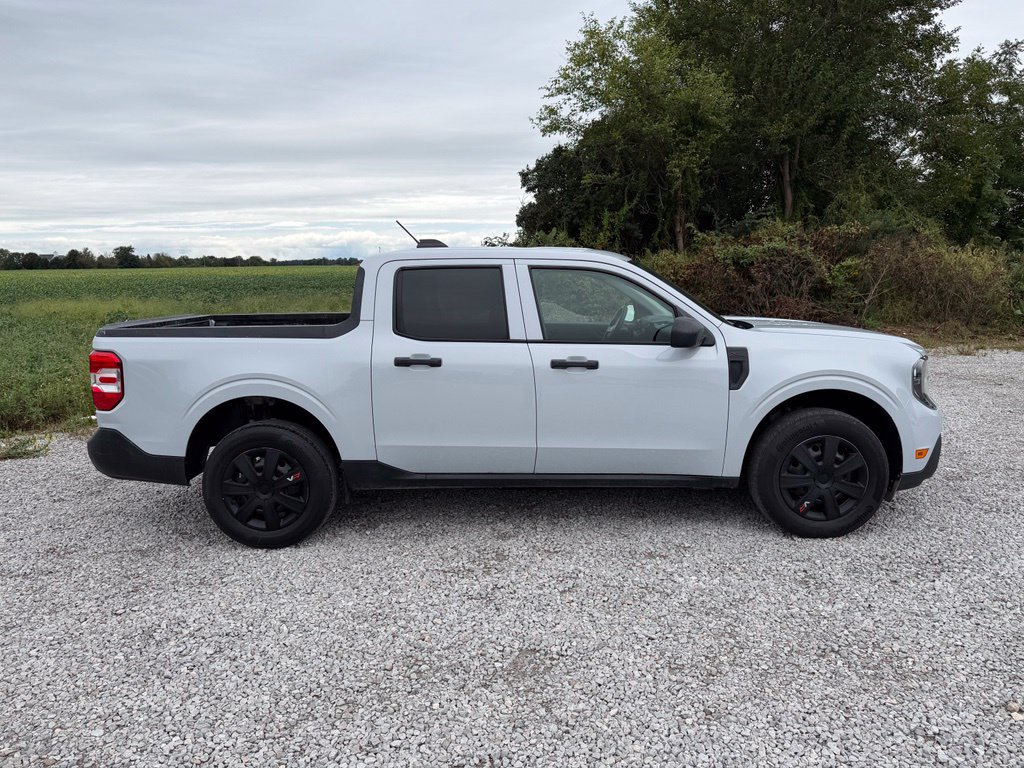 Used 2025 Ford Maverick XL FWD image 13