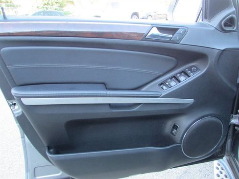 Used 2010 Mercedes-Benz GL 450 4MATIC image 21