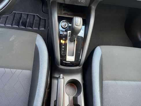Used 2025 Nissan Versa SV FWD image 39