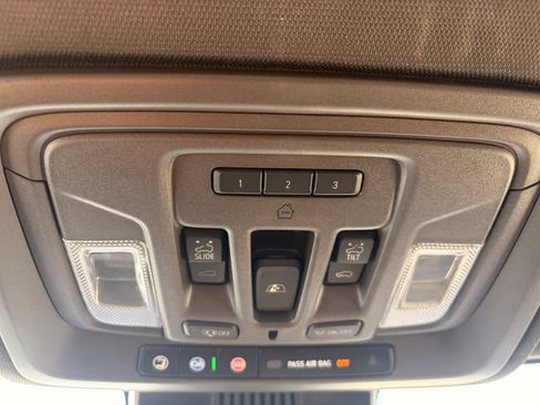 Used 2025 GMC Sierra 3500 Denali w/ Denali Reserve Package AWD/4WD image 29