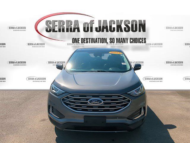 Used 2021 Ford Edge Titanium AWD/4WD image 3