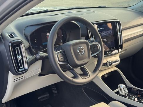 Used 2023 Volvo XC40 B5 Plus w/ Driver Assist Package AWD/4WD image 12