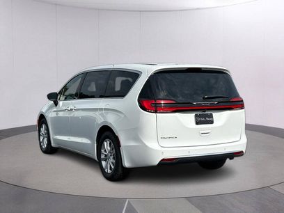 New 2027 Chrysler Pacifica Select