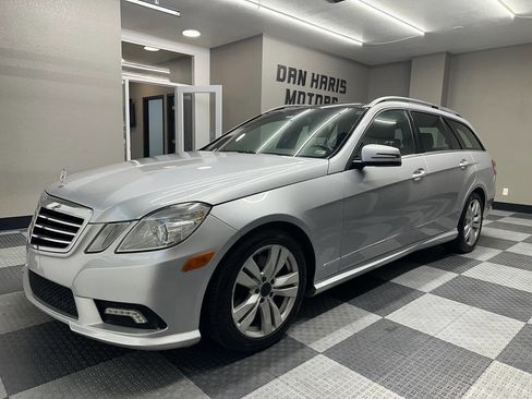 Used 2011 Mercedes-Benz E 350 4MATIC Wagon image 2