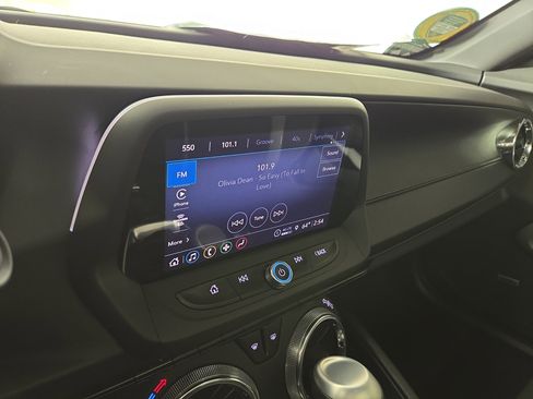 Certified 2022 Chevrolet Camaro LT image 19