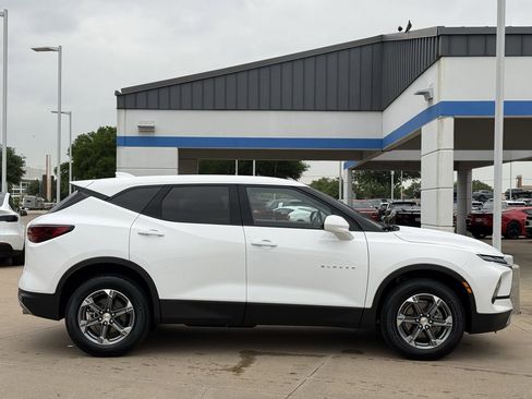 Certified 2025 Chevrolet Blazer LT image 3