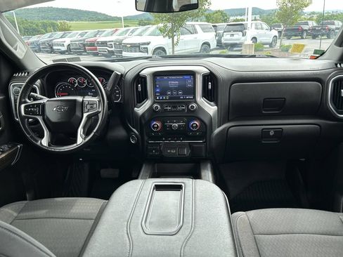 Used 2021 Chevrolet Silverado 1500 LT Trail Boss w/ LPO, Dark Essentials Package AWD/4WD image 18