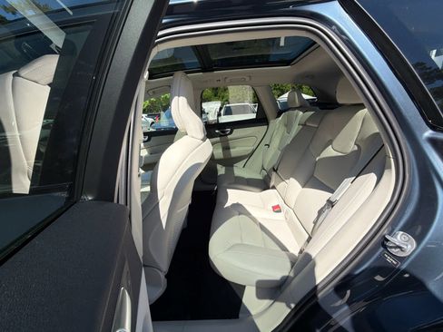 Used 2024 Volvo XC60 B5 Plus w/ Protection Package Premier AWD/4WD image 22