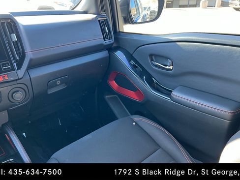 Used 2025 Nissan Frontier PRO-X image 10