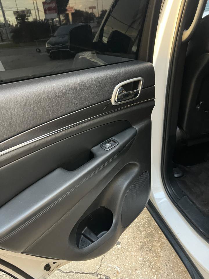 Used 2018 Jeep Grand Cherokee Limited w/ Luxury Group II RWD image 11