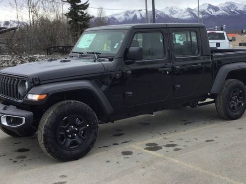 New 2025 Jeep Gladiator Sport image 4